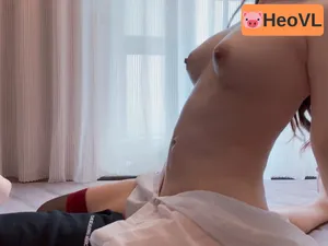 Nắc cô bạn gái trung vú trắng tròn
