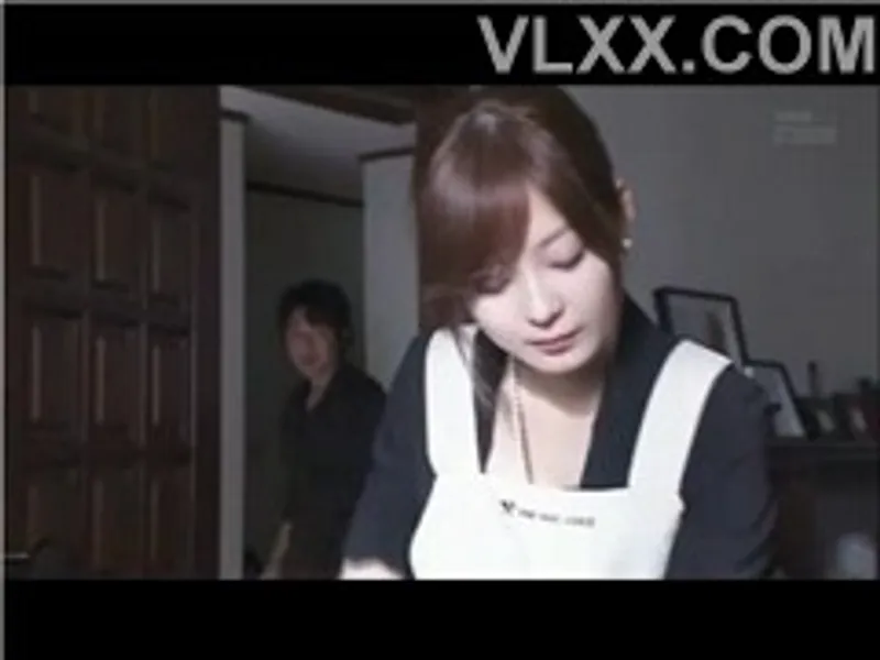 Chồng yêu đi công việc, người vợ ở nhà bị chồng sắp cưới của chị gái cưỡng hiếp