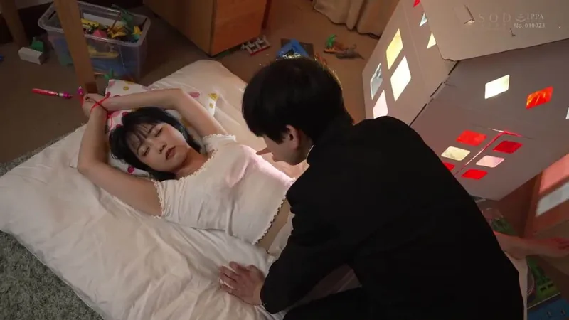 Trả thù anh trai thường xuyên bắt nạt bằng cách xoạc em gái anh ấy