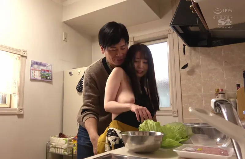 Nghi ngờ cô vợ lén lút, anh xã lén lắp camera và chứng kiến tất cả